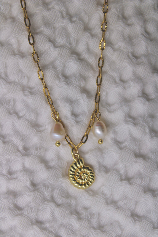 Dainty Shell Charm